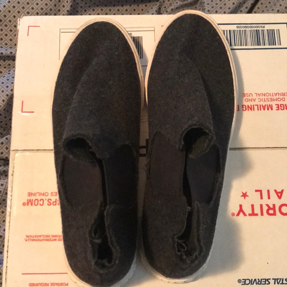 Gray rocket dog memory foam booties